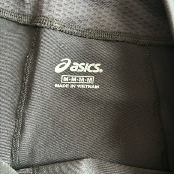 ASICS Knit Walking Shorts EUC Size Medium - Picture 6 of 6